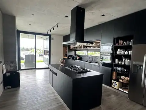 Casa en Venta al Este