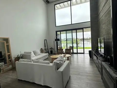 Casa en Venta de 5 dormitorios