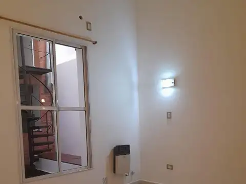 Depto Tipo Casa en Venta en Colegiales, USD 320.000