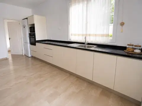 Casa  en Alquiler en Santa Guadalupe, Pilar del Este, Pilar
