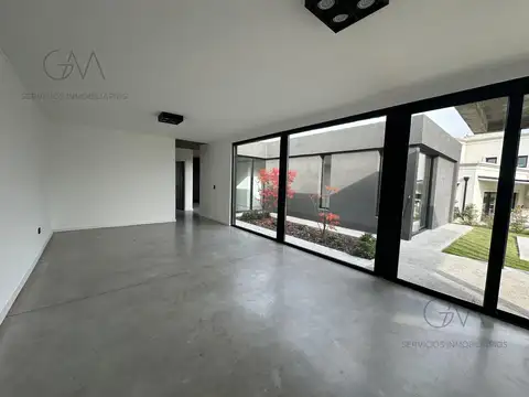 Casa 4 ambientes con 3 baños