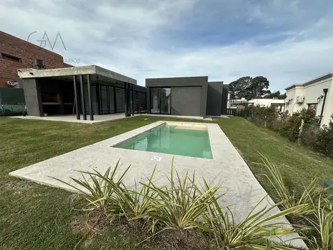Casa en venta Barrio Privado Rumencó Joven