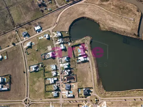 Terreno a la venta en barrio cerrado los juncos A22