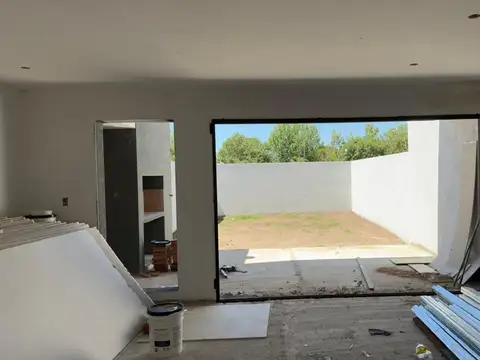 Casa 4 ambientes con 3 baños