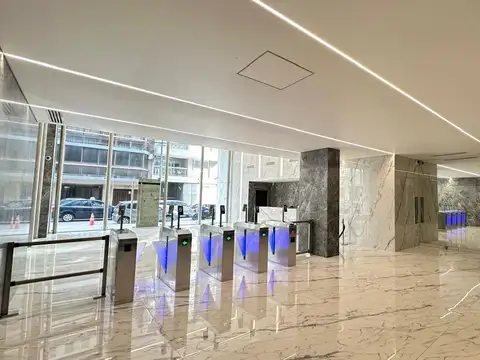 Oficina en Alquiler con 2 cocheras