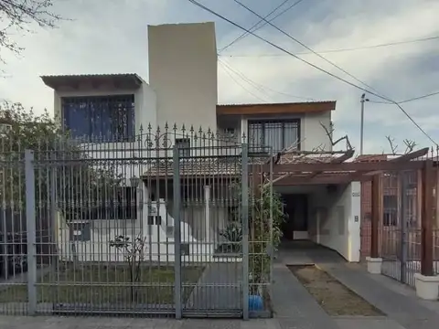 Venta de casa de dos plantas