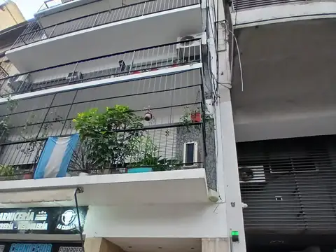 Avenida Regimiento De Patricios 100