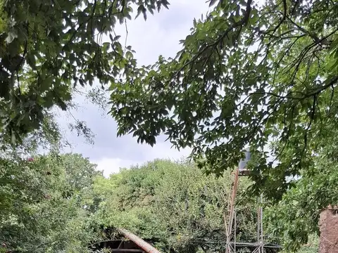 Venta de terreno con casa a reciclar 4500 mts Villa La Ribera - Iriondo