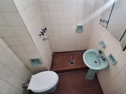 VENTA DEPARTAMENTO A RECICLAR 1 DORMITORIO LOURDES