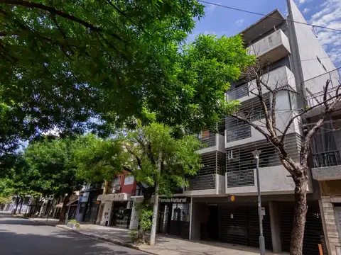 URQUIZA AL 3500 VENTA / ALQUILER DEPARTAMENTO 2 DORMITORIOS CON COCHERA Y PATIO EXCLUSIVO EN ROSARIO