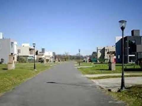 Terreno en Venta en Prados del Oeste, USD 58.000