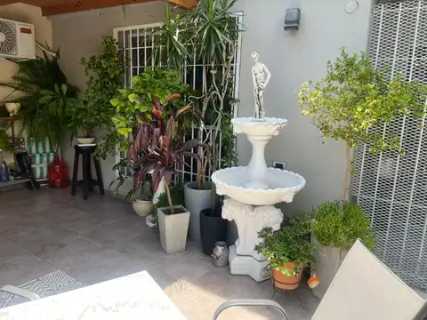 Depto Tipo Casa en Venta con 1 cocheras