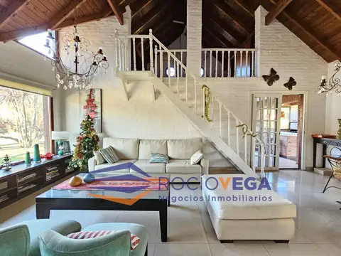 Casa 6 ambientes con 3 baños