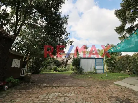 Casa 7 ambientes con 2 baños