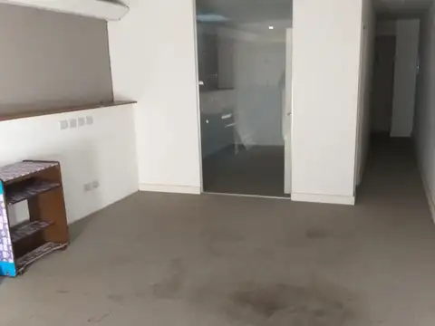 Local en Alquiler Via Púb.