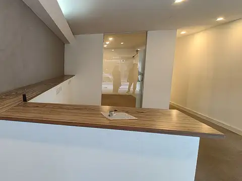 Local en Alquiler Via Púb.