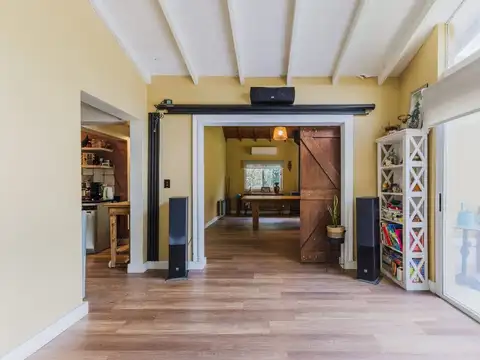 Casa en Venta con 3 cocheras