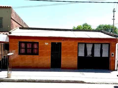 CASA 6 AMBIENTES EN VENTA GOYA CORRIENTES
