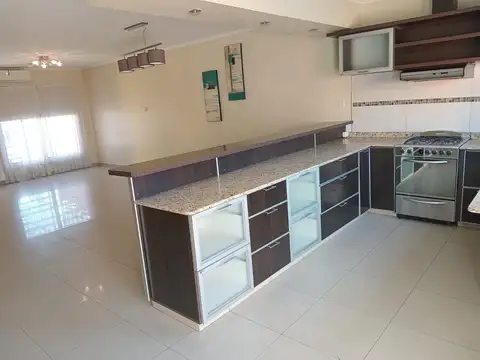 Depto Tipo Casa en Alquiler en Cipolletti, $ 2.500.000