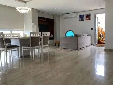 José María Bosch 900