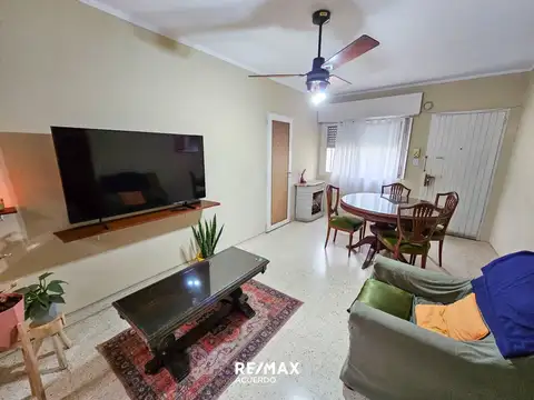 VENTA PH CASA MACROCENTRO 2 DORM Y PATIO CERRAD0
