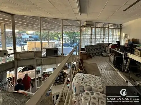 Local comercial en venta ubicado en Villa Ortúzar