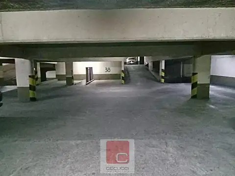 COCUCCI INMOBILIARIA VENDE cochera en el centro
