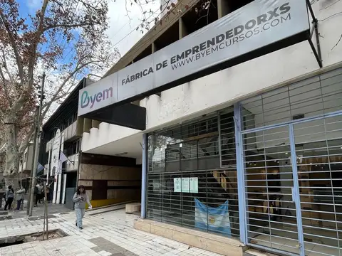 Catamarca 135, Cochera en ciudad