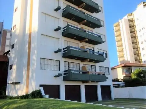 Venta 2 Amb Edif Antucuyen Vista al mar! Centrico!