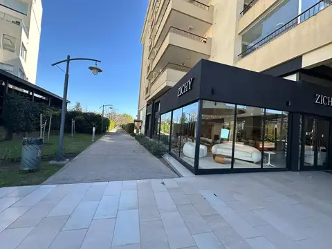 excelente local en la bahia de nordelta