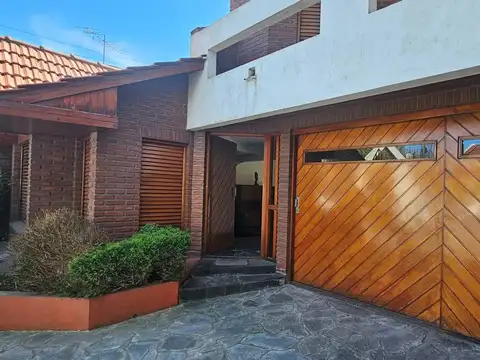 VENTA CHALET 4 AMB EN DOS PLANTAS BARRIO SAN JOSE