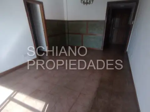 Departamento  CUATRO  ambientes en  Quilmes Centro. Excelente ubicación y estado.