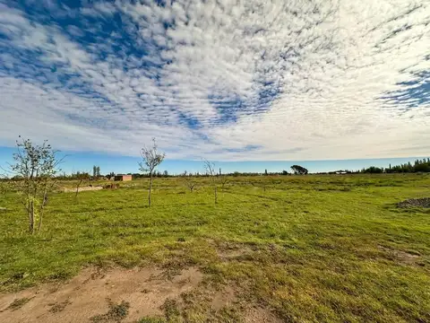 Terreno en venta en Las Paredes con pileta y quincho