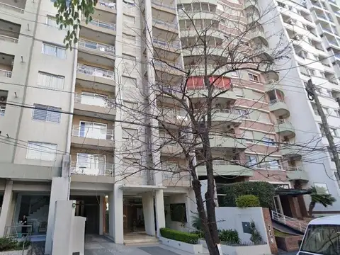 Monoambiente al frente con balcon