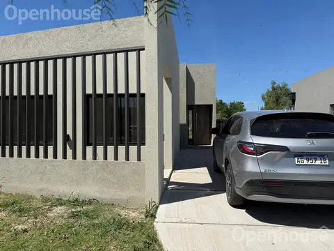 Casa en Venta en Pilar del Este - San Ramiro, USD 185.000