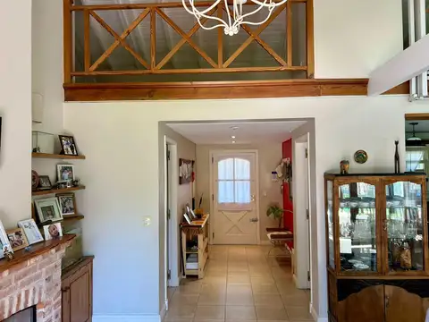 Casa 4 ambientes en Venta en Monte Grande. Apto Crédito.