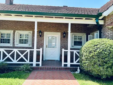 Casa 4 ambientes en Venta en Monte Grande. Apto Crédito.