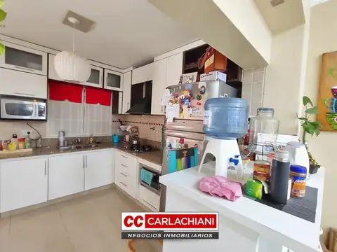 Casa 6 ambientes con 3 baños