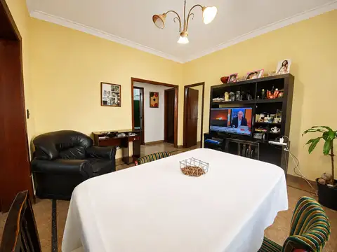 Casa 4 dormitorios en venta en Berisso con cochera
