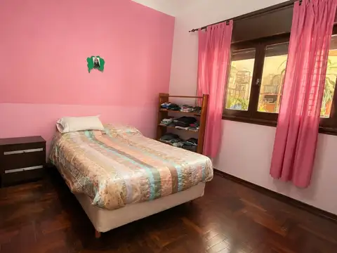 Casa 4 dormitorios en venta en Berisso con cochera