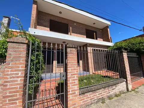 Alquiler casa tres dormitorios y barbacoa en Pando