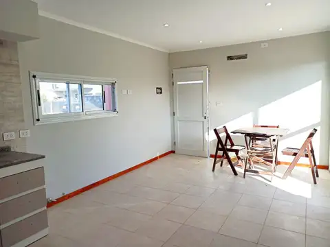 Casa en Alquiler con 1 cochera