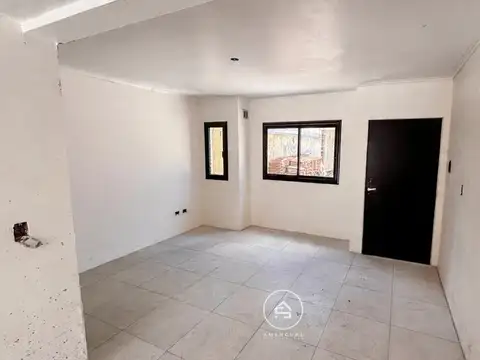 Depto Tipo Casa 4 ambientes con 1 baño