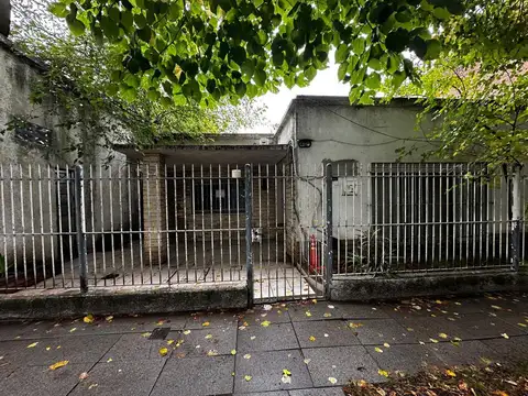 CASA A LA VENTA EN PLANTA BAJA EN MARTINEZ.