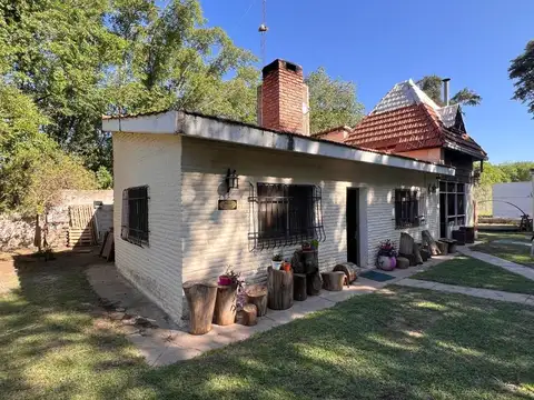 Casa 6 ambientes con 2 baños