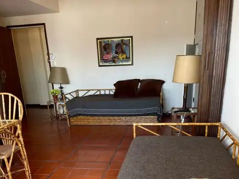 AV.INDEPENDENCIA 1300