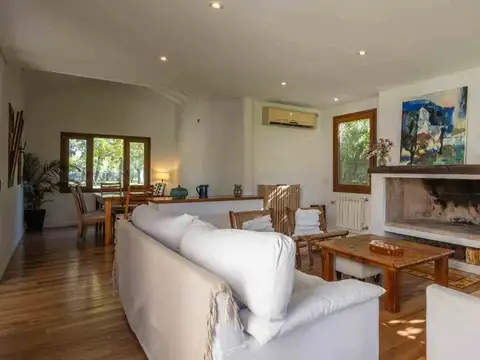 Casa 7 ambientes con 3 baños