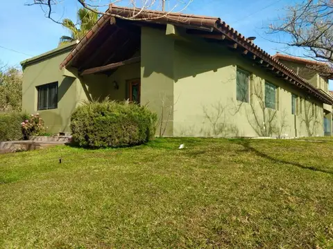 Miguel de Azquenaga 100