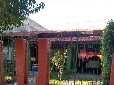Casa en venta " Se escuchan propuestas""