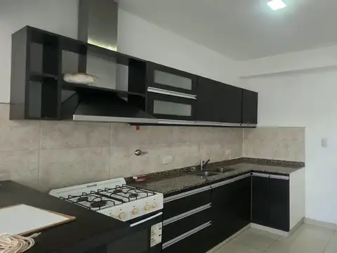 Departamento en Alquiler en Bernal Oeste, $ 600.000